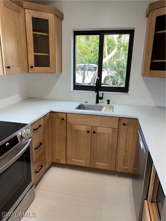 844 100th Ave N in Naples, FL - Foto de edificio