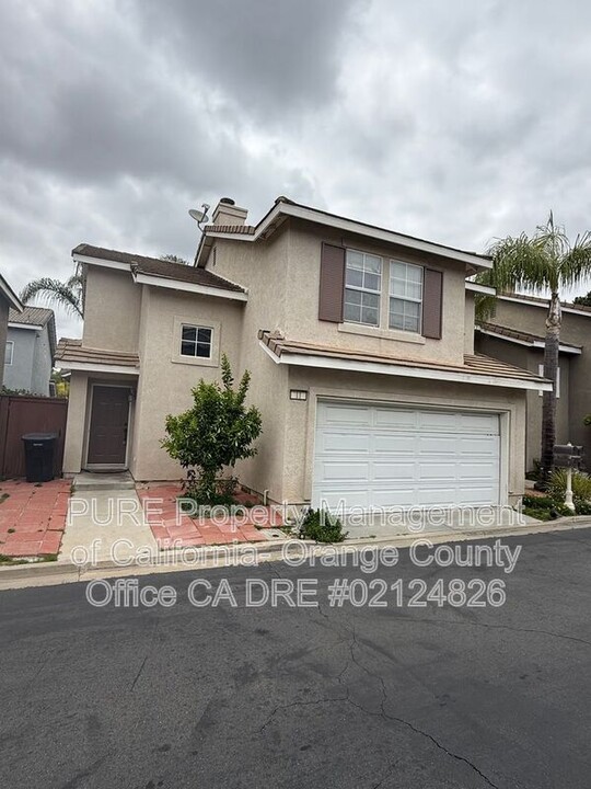 11 Ryley Ct in Aliso Viejo, CA - Building Photo