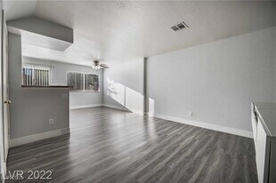 3305 Cheyenne Gardens Way in North Las Vegas, NV - Building Photo