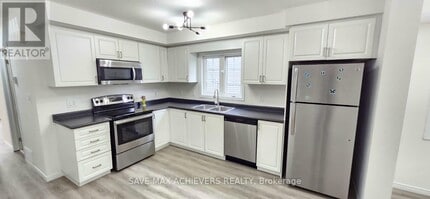 3200 Singleton Ave in London, ON - Building Photo - Building Photo