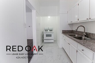 915 Grattan St in Los Angeles, CA - Building Photo - Building Photo