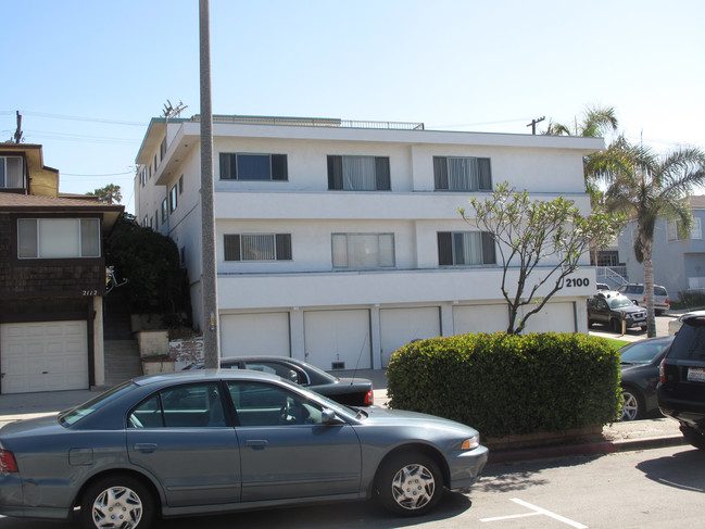 2100 Hermosa Ave in Hermosa Beach, CA - Building Photo - Building Photo