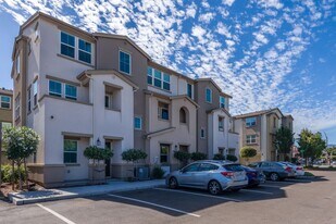 995 Hopkins Ave in Redwood City, CA - Building Photo