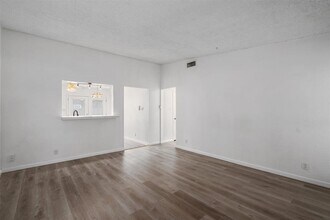 11908 Broad Oaks Dr in Austin, TX - Building Photo - Building Photo