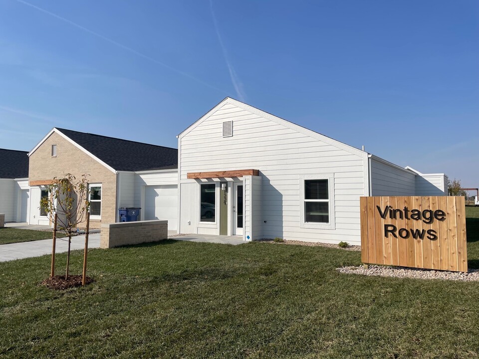 Vintage Rows in Lexington, NE - Building Photo