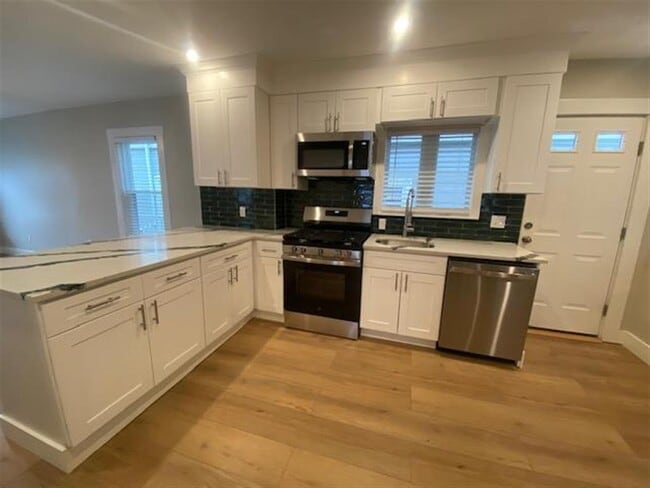 67 Newbern Ave, Unit 2 in Medford, MA - Foto de edificio - Building Photo