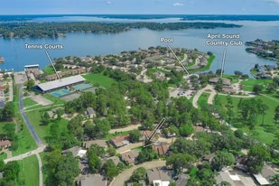 15 April Vlg, Unit 15 April Village in Montgomery, TX - Building Photo
