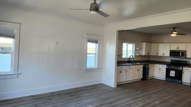3536 W 60th St in Los Angeles, CA - Building Photo - Building Photo
