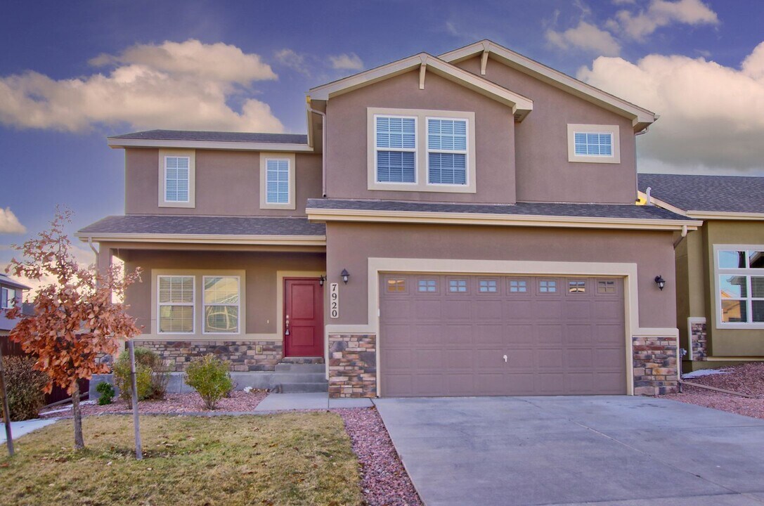 7920 Barraport Dr in Colorado Springs, CO - Foto de edificio