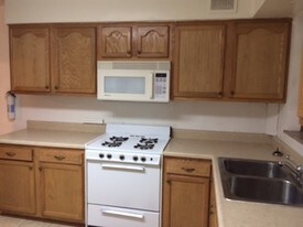 18 Melba Pl, Unit 4f in Pittsburgh, PA - Building Photo