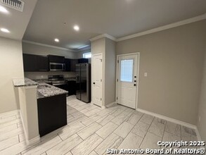 6311 Luglio Ln in San Antonio, TX - Building Photo - Building Photo