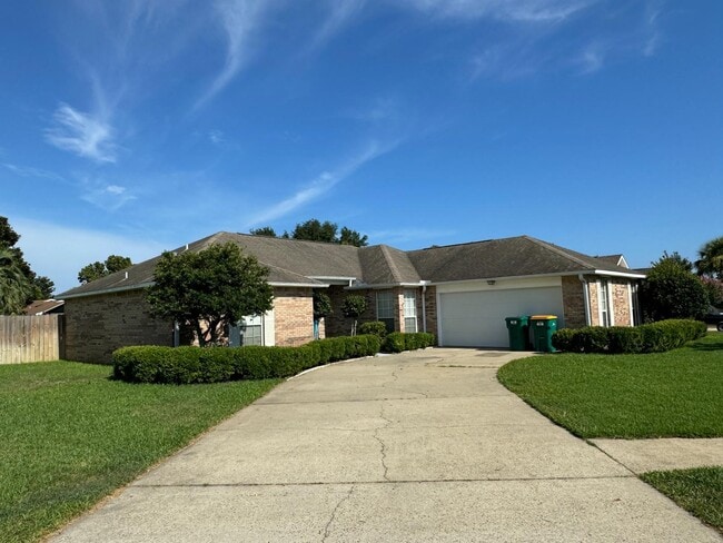 302 Stahlman Ave in Destin, FL - Building Photo - Building Photo
