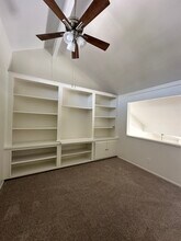 26864 Claudette St, Unit 720 in Santa Clarita, CA - Foto de edificio - Building Photo