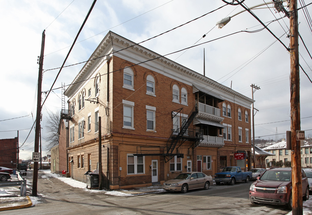 601 Allegheny Ave in Glassport, PA - Foto de edificio