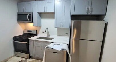 1611 Simpson St in Evanston, IL - Foto de edificio - Building Photo