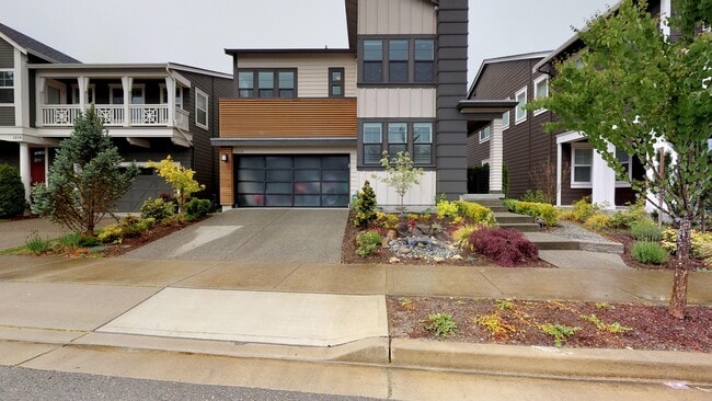 1225 Pine Crest Cir NE in Issaquah, WA - Building Photo - Building Photo