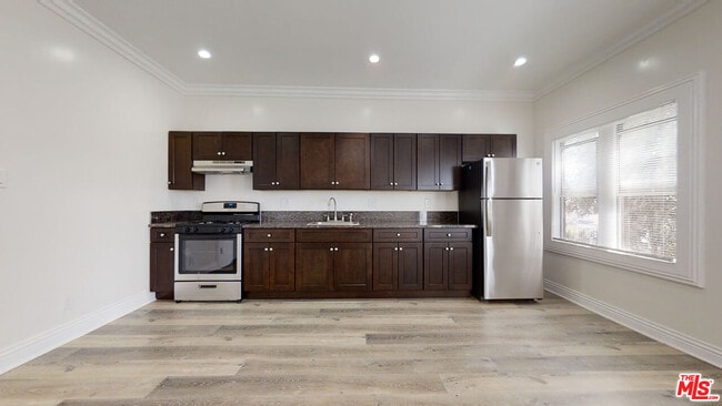 property at 1117 S Westlake Ave