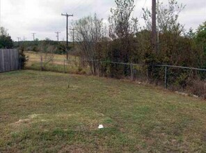 6991 Sunset Village Dr in San Antonio, TX - Building Photo - Building Photo