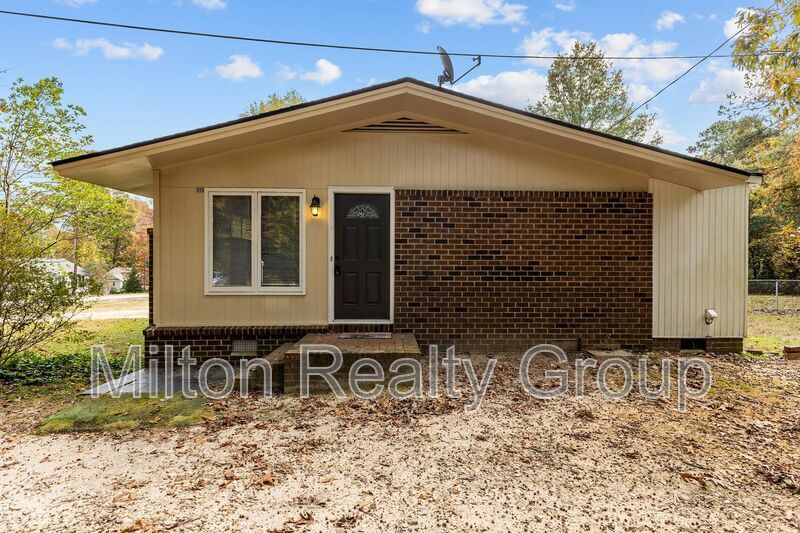 609 Killigrey St in Lillington, NC - Building Photo