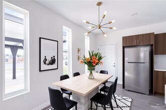 16 N Onyx Ave in Edinburg, TX - Building Photo - Building Photo