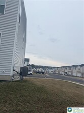 4900 Brookside Ct in Coopersburg, PA - Foto de edificio - Building Photo