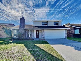 7231 Pebblemill Ln in Houston, TX - Building Photo