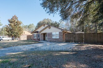 813 E Oxford Ln in Hinesville, GA - Foto de edificio - Building Photo