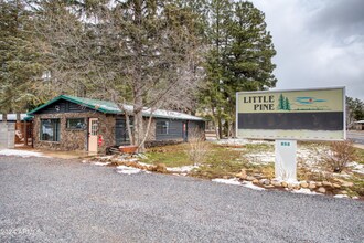 858 E White Mountain Blvd in Pinetop, AZ - Building Photo - Building Photo