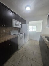 14900 NW 9th Ct in Miami, FL - Building Photo - Building Photo