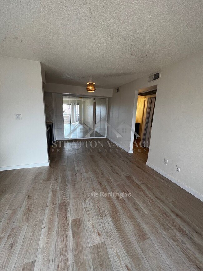 2625 E Indian School Rd in Phoenix, AZ - Building Photo - Building Photo