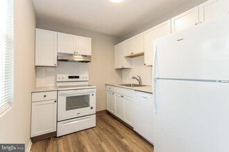 14 Girard Rd S in Glassboro, NJ - Building Photo - Building Photo
