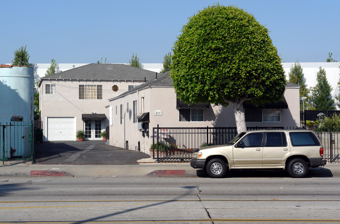 523 N La Brea Ave in Inglewood, CA - Building Photo