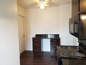 324 E 3rd St-Unit -3 in Royal Oak, MI - Building Photo - Building Photo