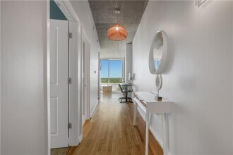 923 Peachtree St NE in Atlanta, GA - Building Photo - Building Photo