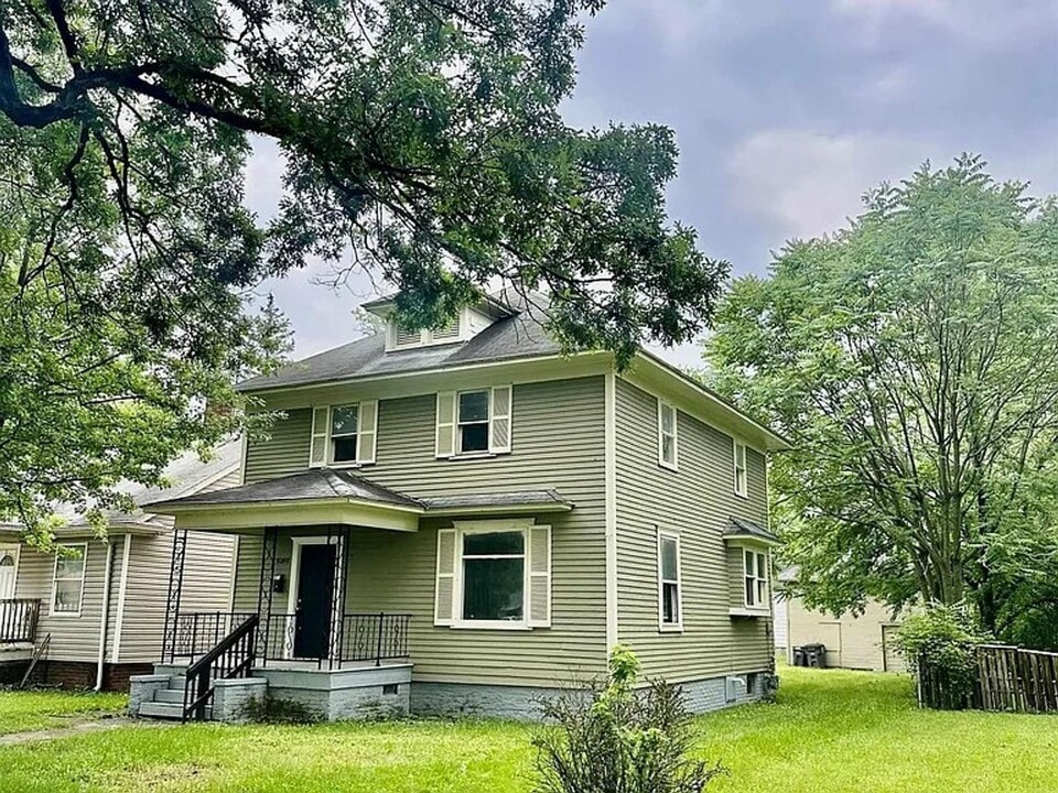 2222 Drexel Ave in Fort Wayne, IN - Building Photo