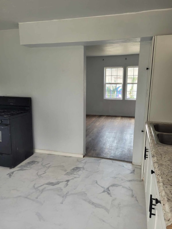 501 E Rogers Blvd in Skiatook, OK - Building Photo - Building Photo