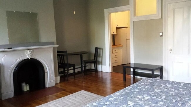 182 Bowen St, Unit #10