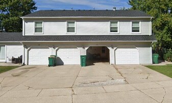 1551 E Stonehenge Dr in Sycamore, IL - Building Photo