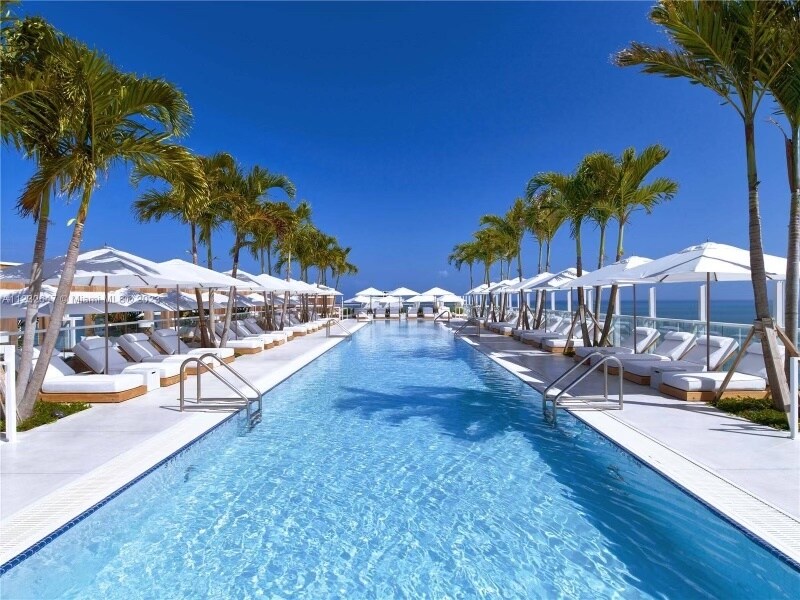 2301 COLLINS Ave in Miami Beach, FL - Building Photo