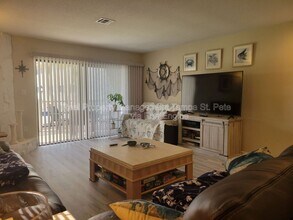 12310 Capri Cir N in Treasure Island, FL - Building Photo - Building Photo