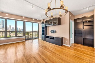 1717 S Prairie Ave in Chicago, IL - Building Photo - Building Photo