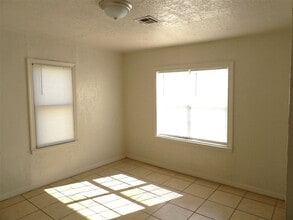 1615 NW Smith Ave in Lawton, OK - Building Photo - Building Photo