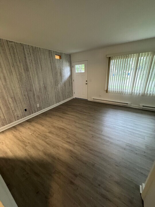 717 W Oakley Ave in Lowell, IN - Building Photo