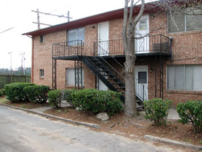 Park South Apartments in Atlanta, GA - Building Photo - Building Photo