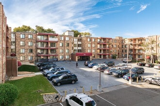 Rosewood West in Hopkins, MN - Foto de edificio - Building Photo
