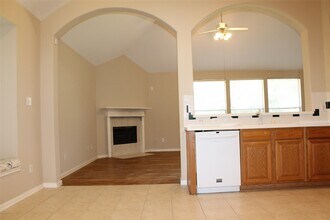 3623 Chatwood Dr in Pearland, TX - Building Photo - Building Photo