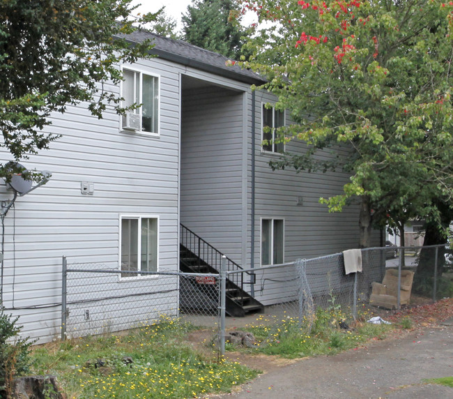 Concord Village Apartments in Portland, OR - Building Photo - Building Photo