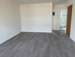 77 Orange Rd in Montclair, NJ - Building Photo - Building Photo