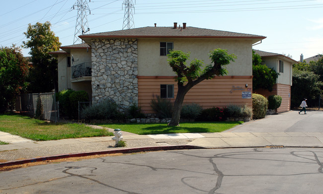 681 Bellflower Ave in Sunnyvale, CA - Foto de edificio - Building Photo