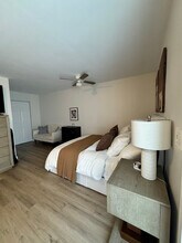 18311 NW 86th Ave in Hialeah, FL - Foto de edificio - Building Photo